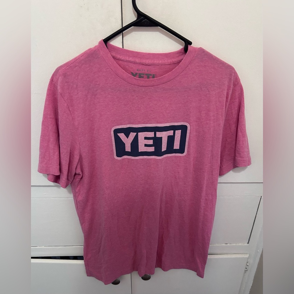 YETI Pink T-Shirt size mens medium